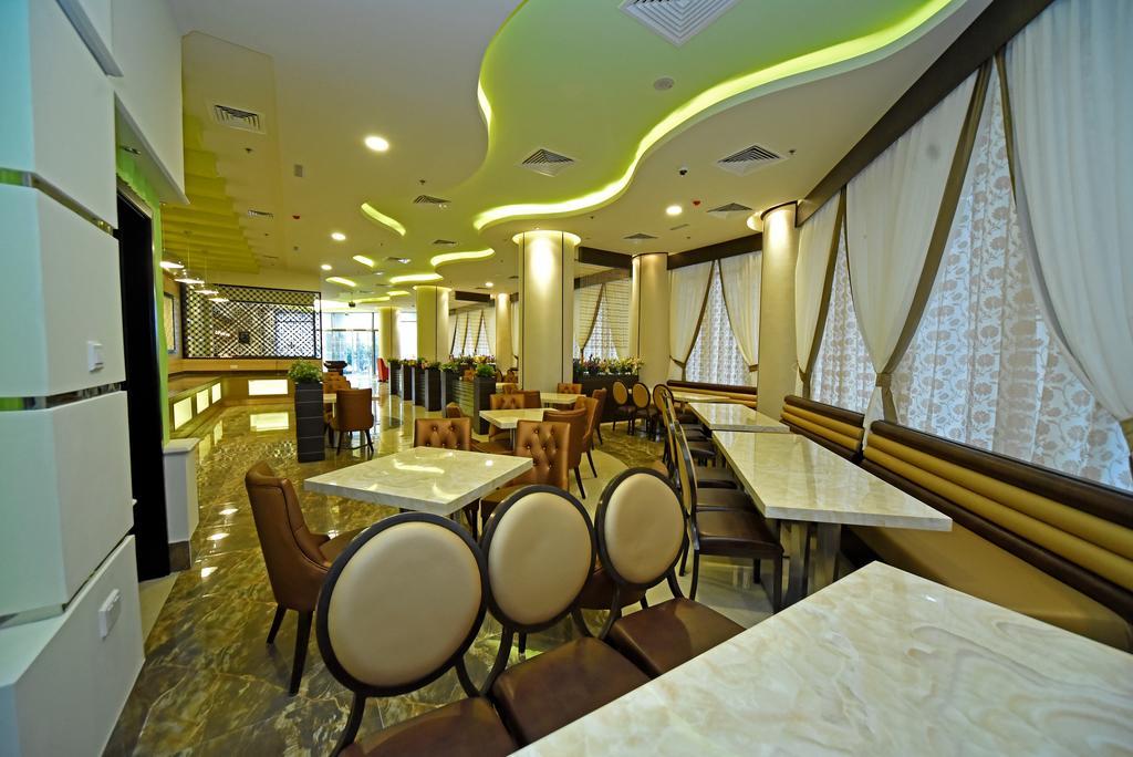 Alain Hotel Ajman Bagian luar foto