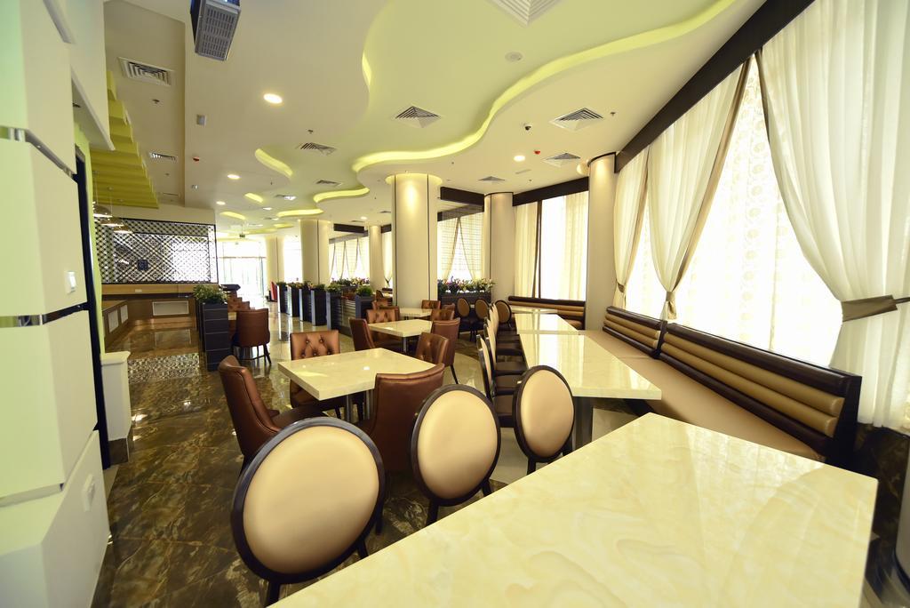 Alain Hotel Ajman Bagian luar foto