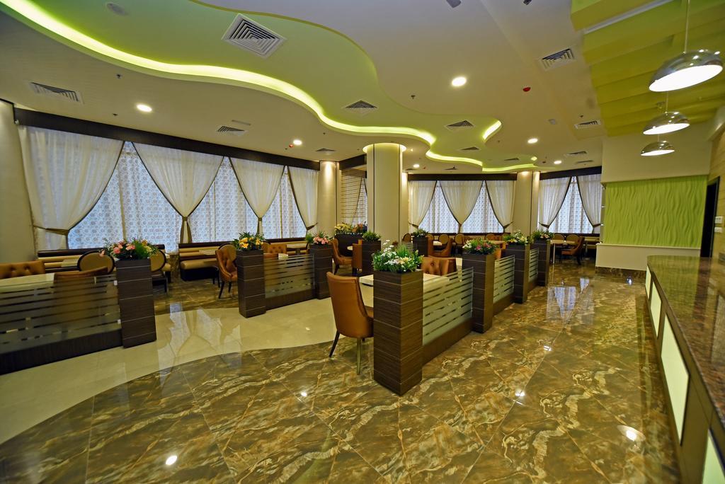Alain Hotel Ajman Bagian luar foto