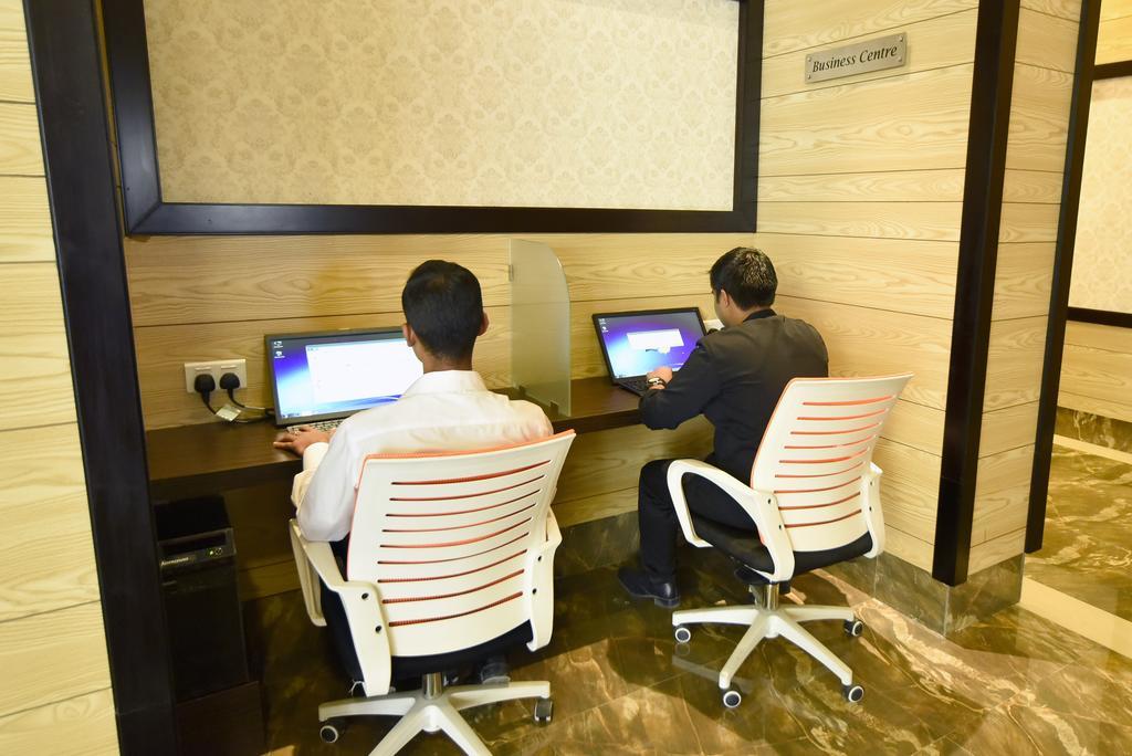 Alain Hotel Ajman Bagian luar foto